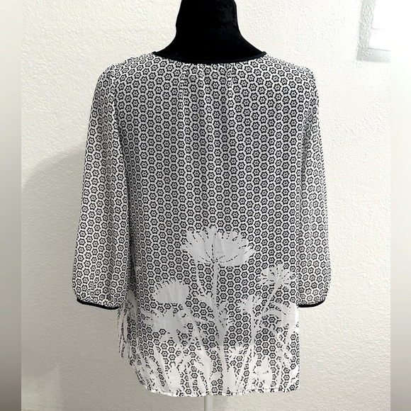Ann Taylor Black & White Floral Blouse - Picture 6 of 7